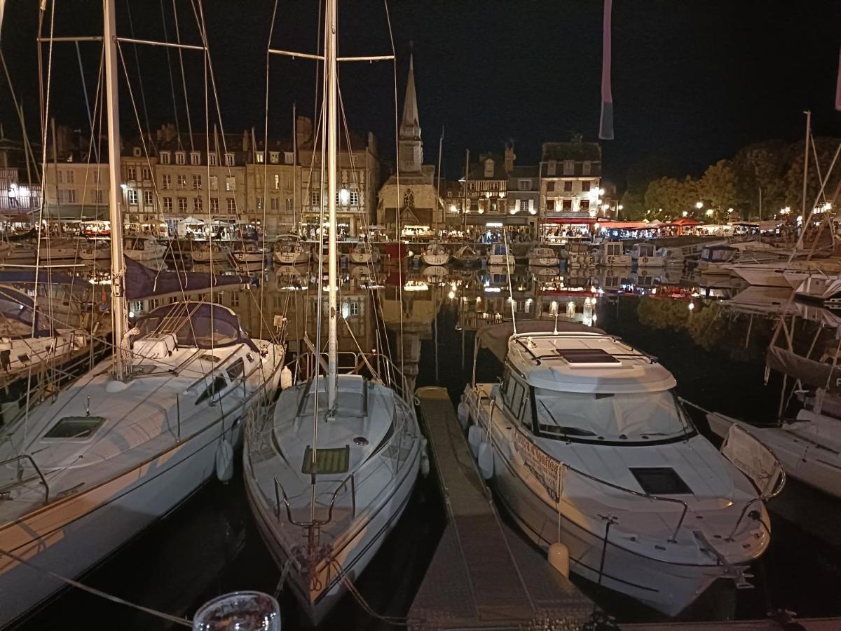 Le Coeur Du Centre Historique Refait A Neuf Apartman Honfleur Kültér fotó